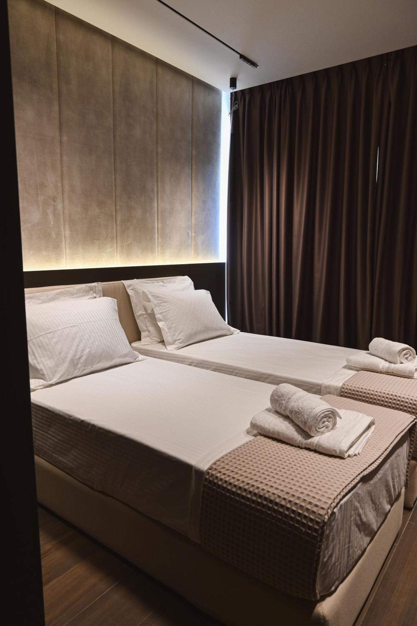 Kaiser Hotel 4*