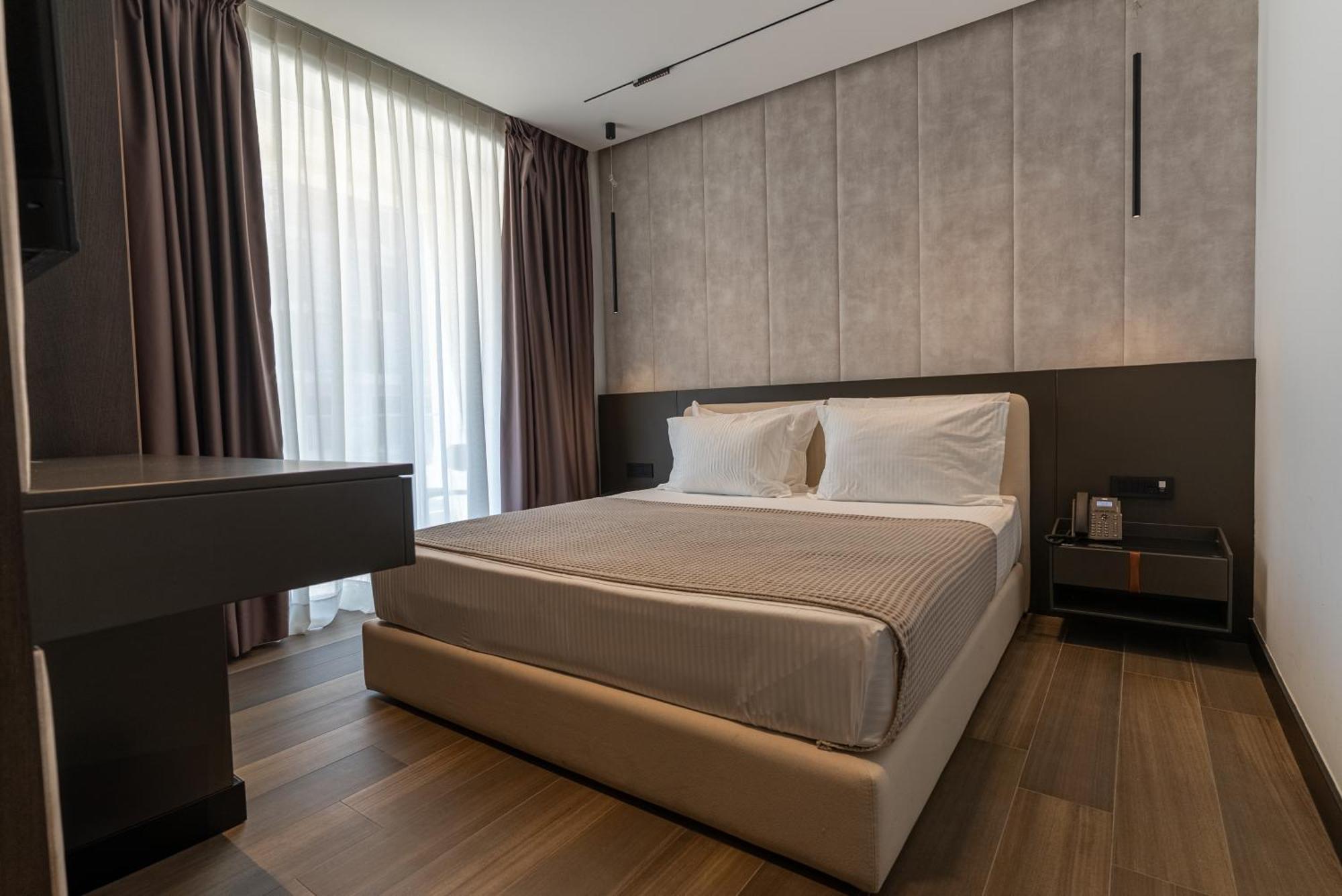 Kaiser Hotel 4*